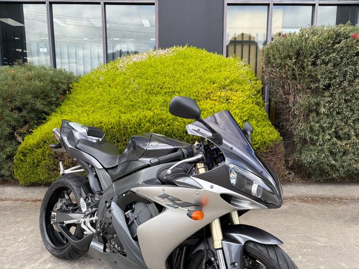 2004 Yamaha YZF-R1 Black