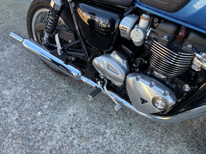 2023 Triumph BONNEVILLE T120 BLUE