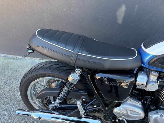 2023 Triumph BONNEVILLE T120 BLUE