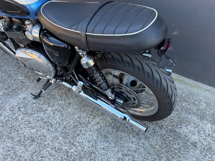 2023 Triumph BONNEVILLE T120 BLUE