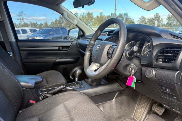 2021 Toyota Hilux SR