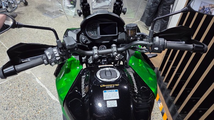 2025 Kawasaki VERSYS 1100 S Black