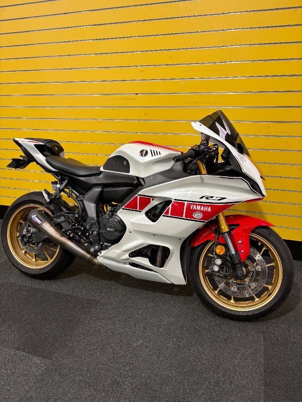 2022 Yamaha YZF-R7LA