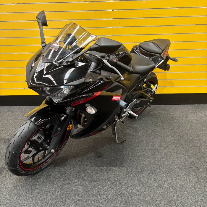 2015 Yamaha YZF-R3 Black