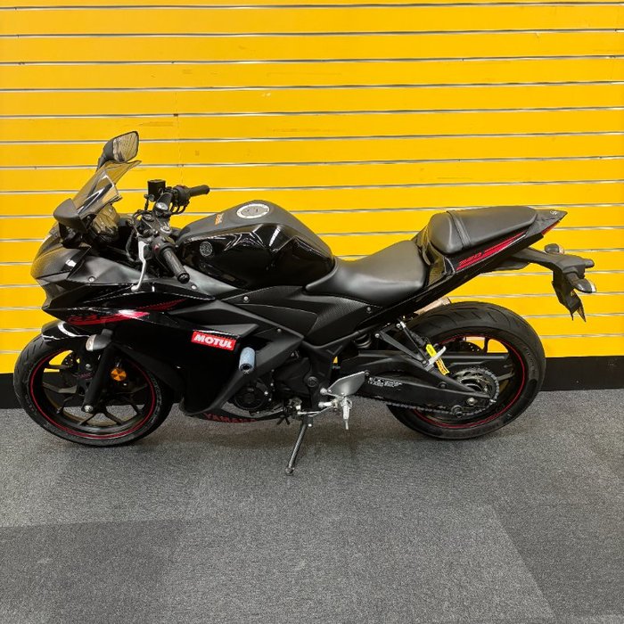 2015 Yamaha YZF-R3 Black