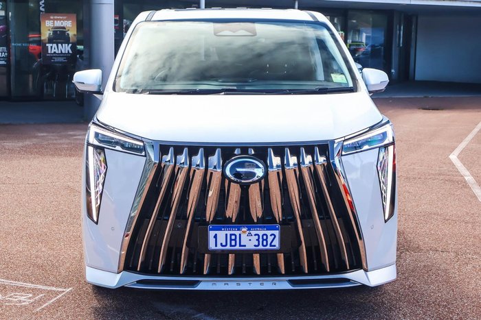 2026 GAC M8 PHEV Luxury