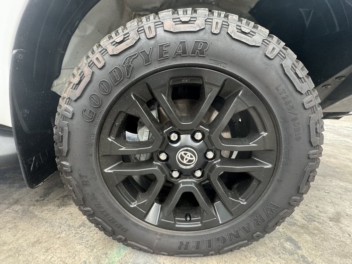 2022 Toyota Hilux SR5