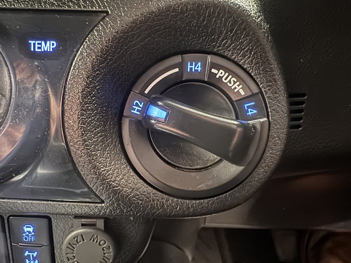 2022 Toyota Hilux SR5