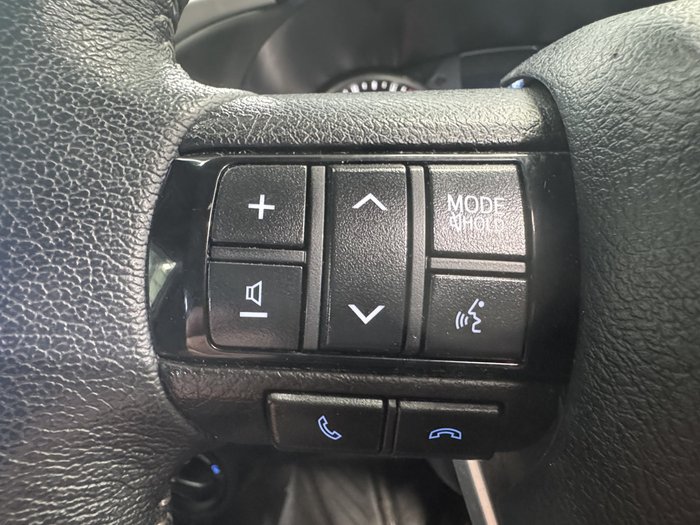 2022 Toyota Hilux SR5