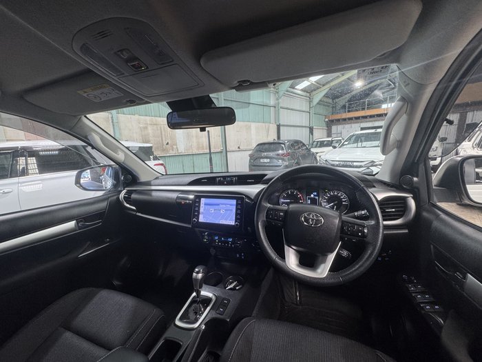 2022 Toyota Hilux SR5