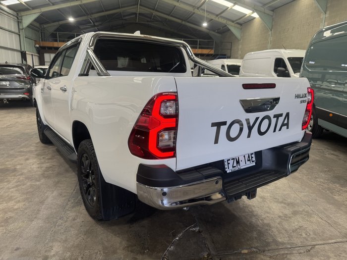 2022 Toyota Hilux SR5