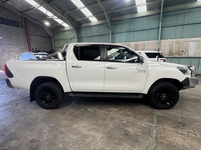 2022 Toyota Hilux SR5