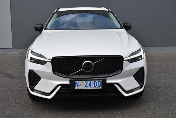 2026 Volvo XC60 Ultra B5 Dark