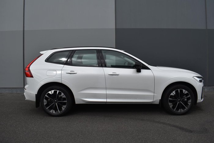 2026 Volvo XC60 Ultra B5 Dark
