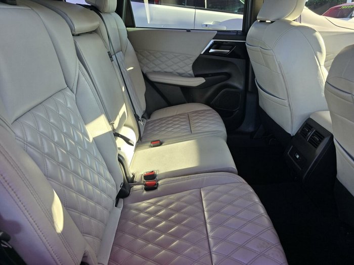 2022 Mitsubishi Outlander Exceed