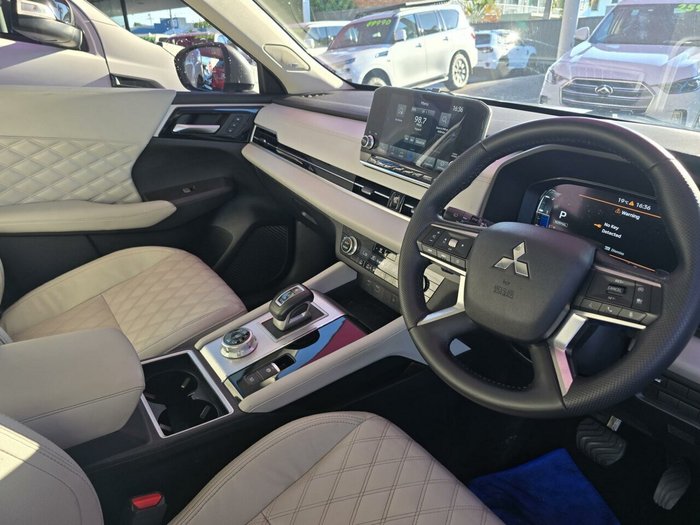2022 Mitsubishi Outlander Exceed