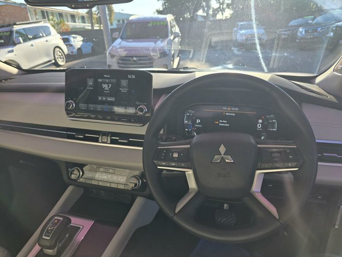 2022 Mitsubishi Outlander Exceed