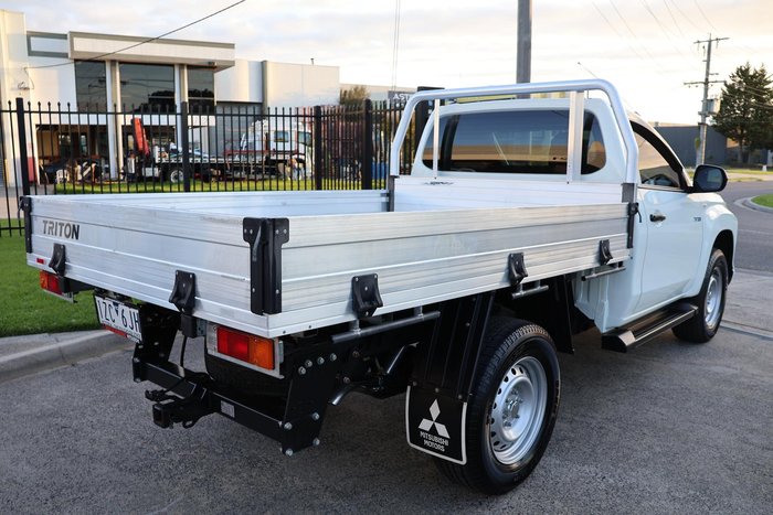 2023 Mitsubishi Triton GLX
