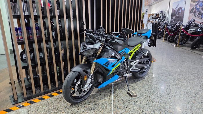 2026 BMW Motorrad S 1000 R BLUE