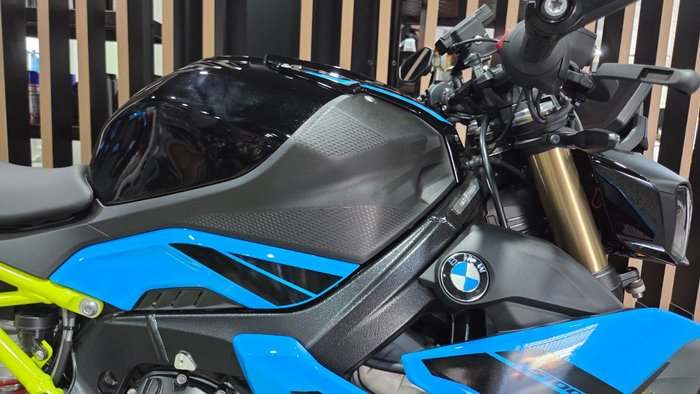 2026 BMW Motorrad S 1000 R BLUE