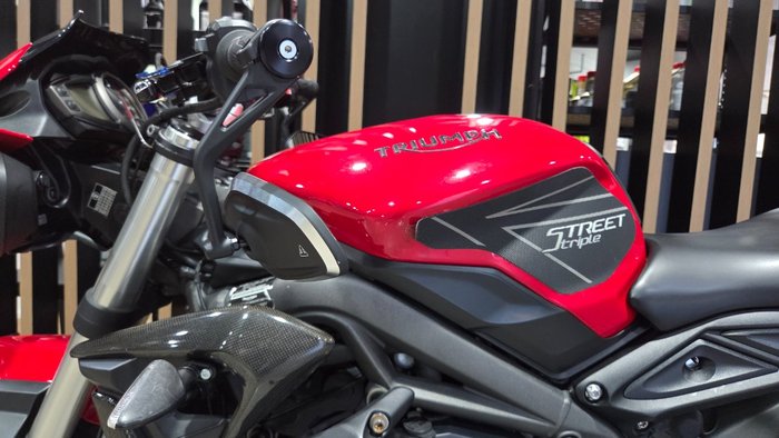 2021 Triumph STREET TRIPLE S 660 LAMS RED