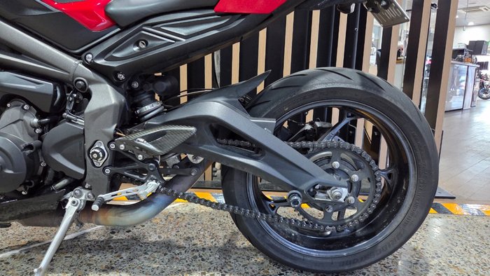 2021 Triumph STREET TRIPLE S 660 LAMS RED