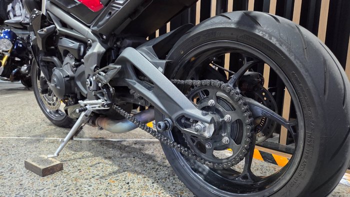 2021 Triumph STREET TRIPLE S 660 LAMS RED