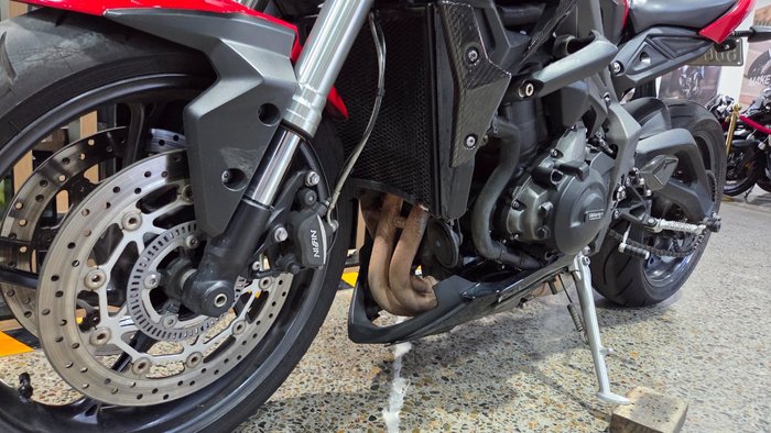 2021 Triumph STREET TRIPLE S 660 LAMS RED
