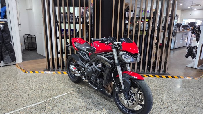 2021 Triumph STREET TRIPLE S 660 LAMS