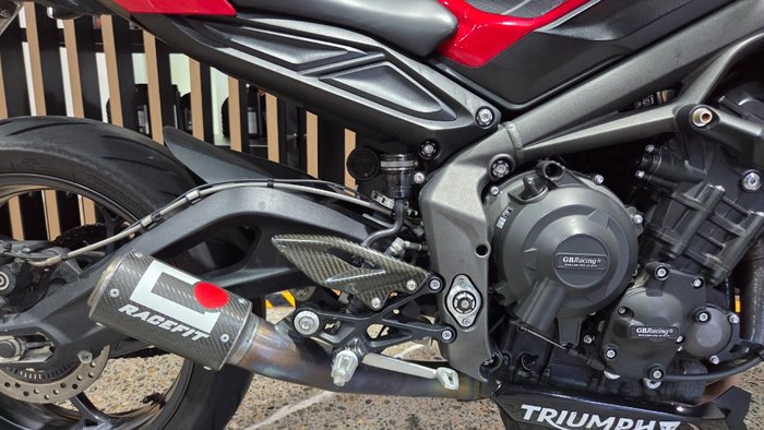 2021 Triumph STREET TRIPLE S 660 LAMS RED