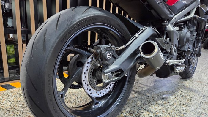 2021 Triumph STREET TRIPLE S 660 LAMS RED