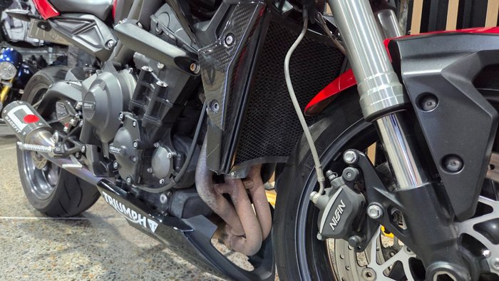 2021 Triumph STREET TRIPLE S 660 LAMS RED