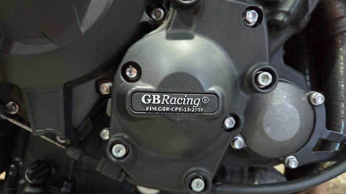 2021 Triumph STREET TRIPLE S 660 LAMS RED
