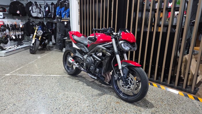 2021 Triumph STREET TRIPLE S 660 LAMS RED