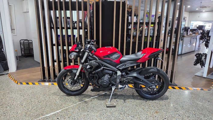 2021 Triumph STREET TRIPLE S 660 LAMS RED