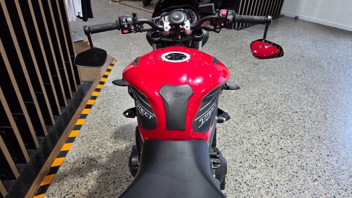 2021 Triumph STREET TRIPLE S 660 LAMS RED