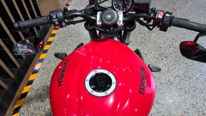 2021 Triumph STREET TRIPLE S 660 LAMS RED