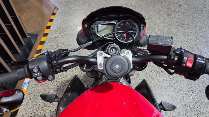 2021 Triumph STREET TRIPLE S 660 LAMS RED