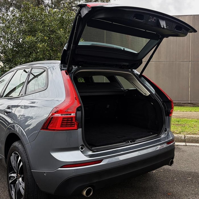 2020 Volvo XC60 D4 Momentum