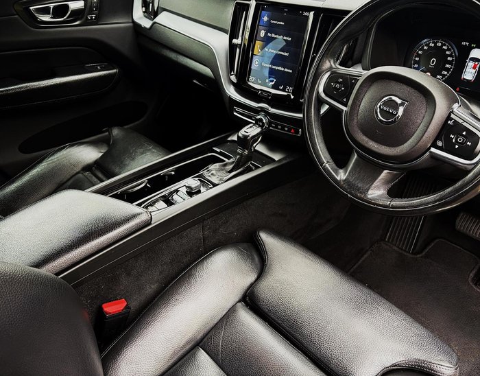 2020 Volvo XC60 D4 Momentum