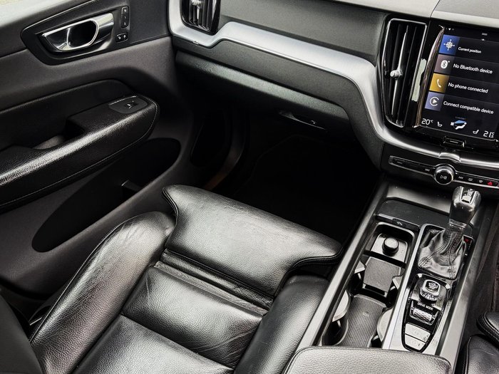 2020 Volvo XC60 D4 Momentum