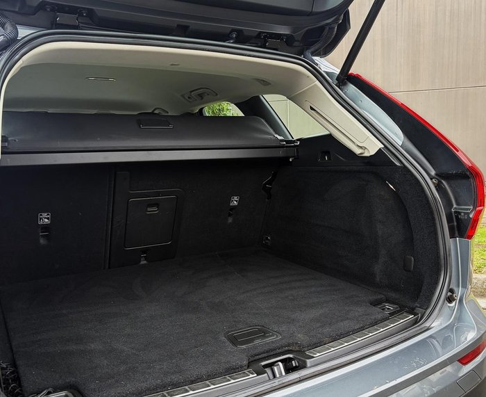 2020 Volvo XC60 D4 Momentum