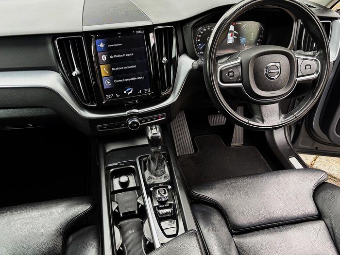 2020 Volvo XC60 D4 Momentum