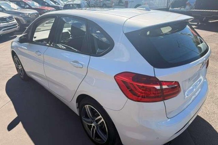 2015 BMW 2 Series 218i Sport Line