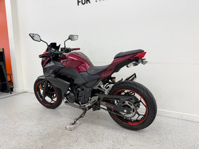 2016 Kawasaki Z300 ABS Red