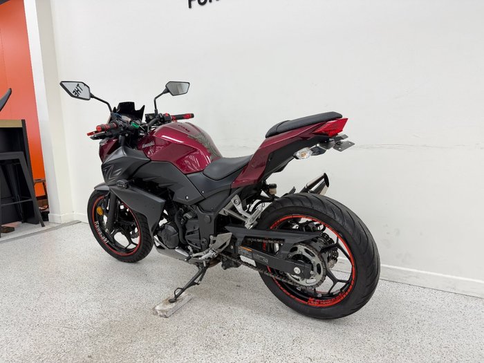 2016 Kawasaki Z300 ABS Red