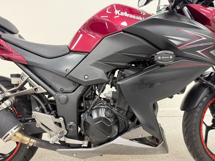 2016 Kawasaki Z300 ABS Red