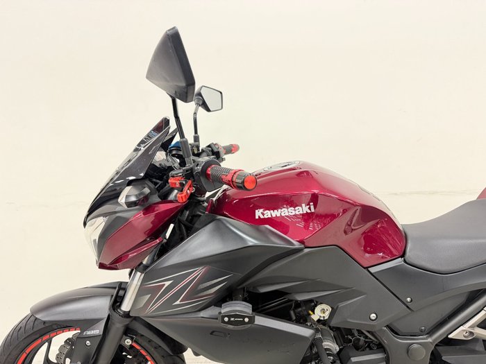 2016 Kawasaki Z300 ABS Red