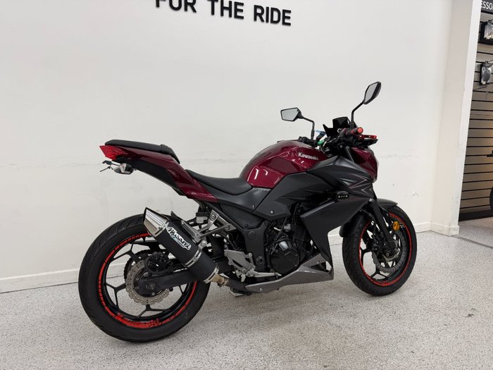 2016 Kawasaki Z300 ABS Red