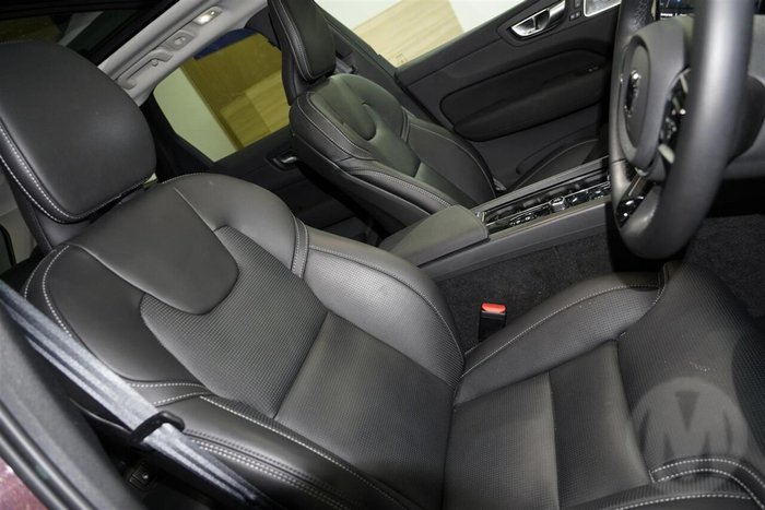 2025 Volvo XC60 Ultra B5 Dark